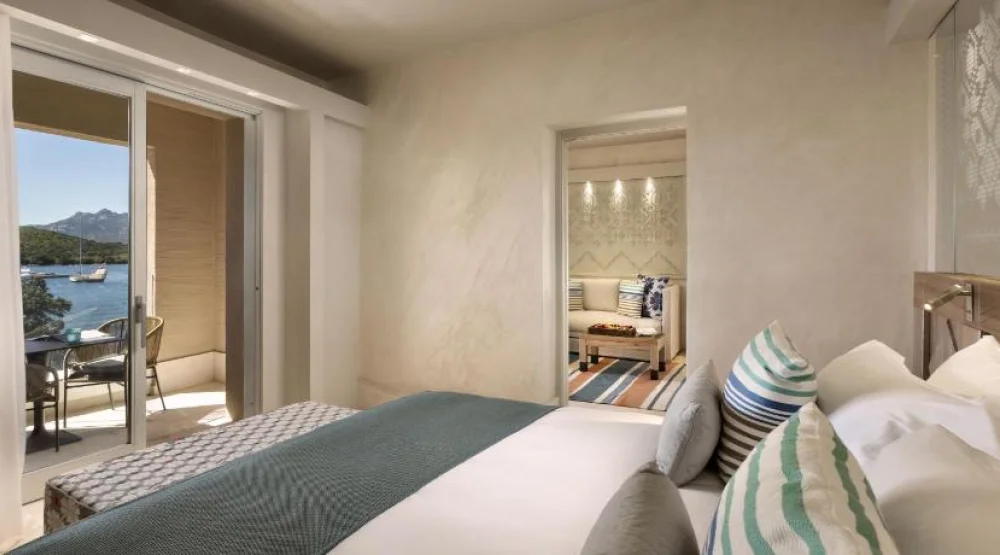 Suite with Sea View at 7Pines Resort Sardinia