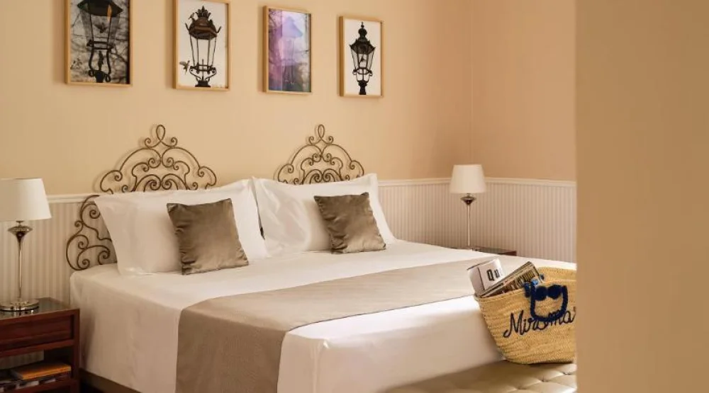 Deluxe Suite with Sea View and Terrace at Grand Miramare Hotel