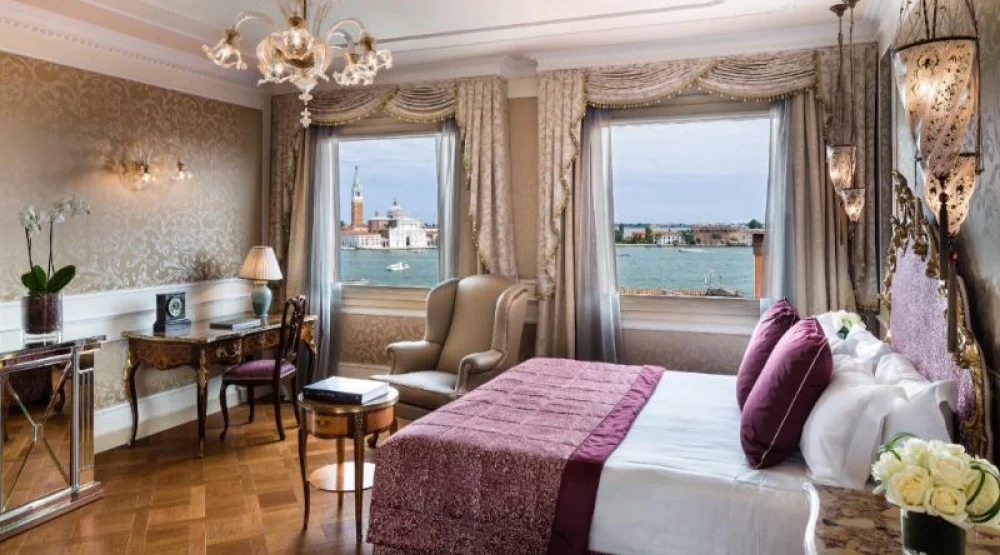 Junior Suite Lagoon View at Baglioni Hotel Luna Venice