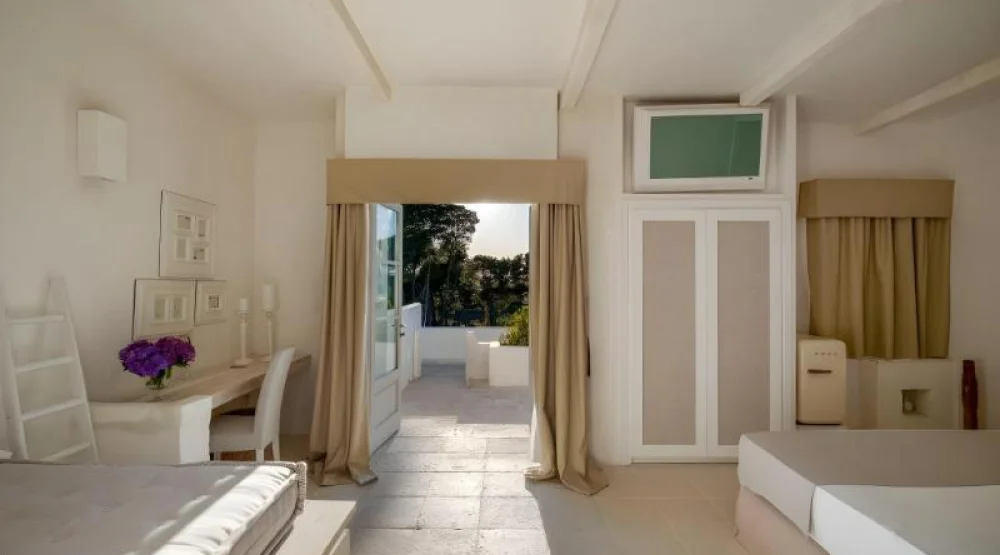 Deluxe Sunset View Room at Baglioni Masseria Muzza