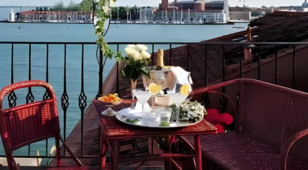 Deluxe Double Or Twin Room at Hotel Metropole Venezia