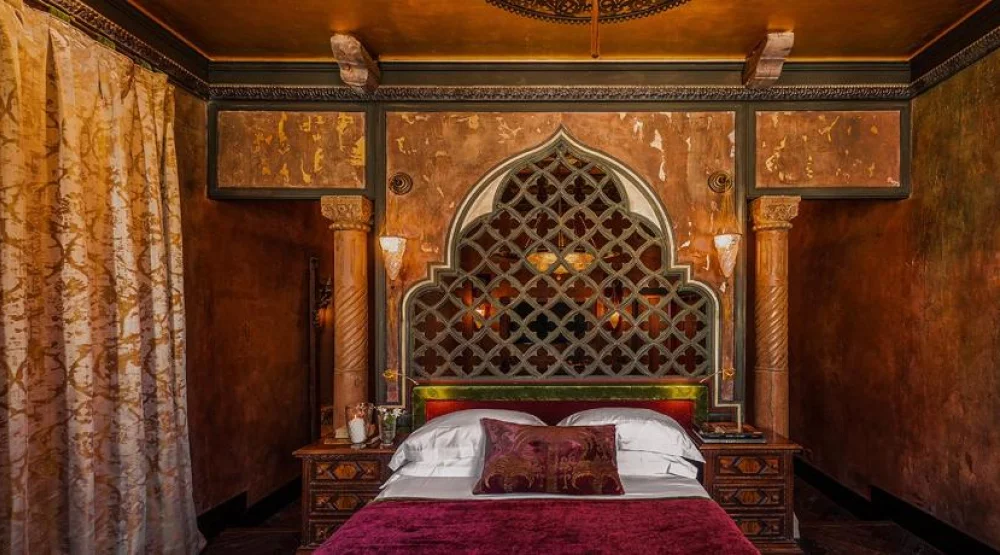 Exclusive Suite with Canal View at Hotel Metropole Venezia