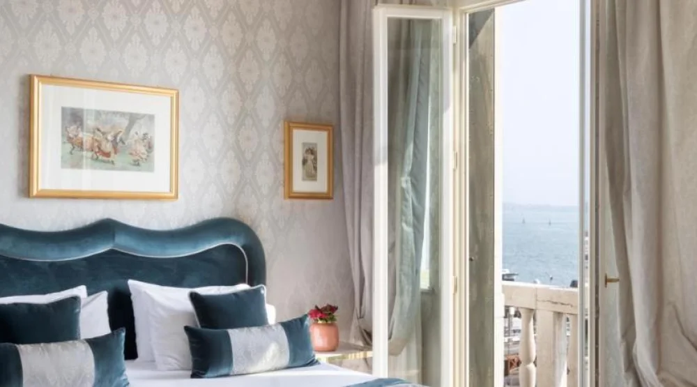 Junior Suite with Lagoon View and Balcony at Londra Palace Venezia