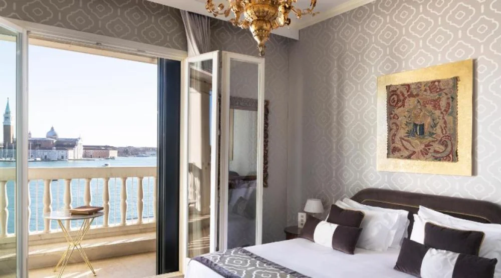 Junior Suite with Lagoon View and Terrace at Londra Palace Venezia
