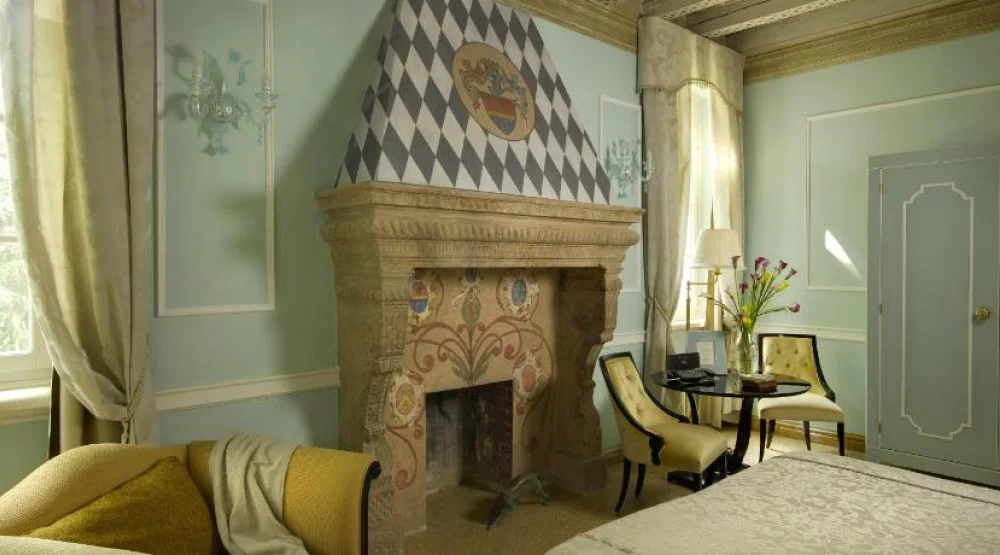 Deluxe Double Room with Bath at Villa Cordevigo