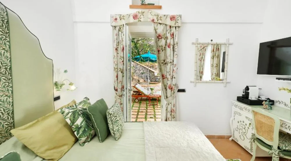 Suite with Private Pool at Botanico San Lazzaro