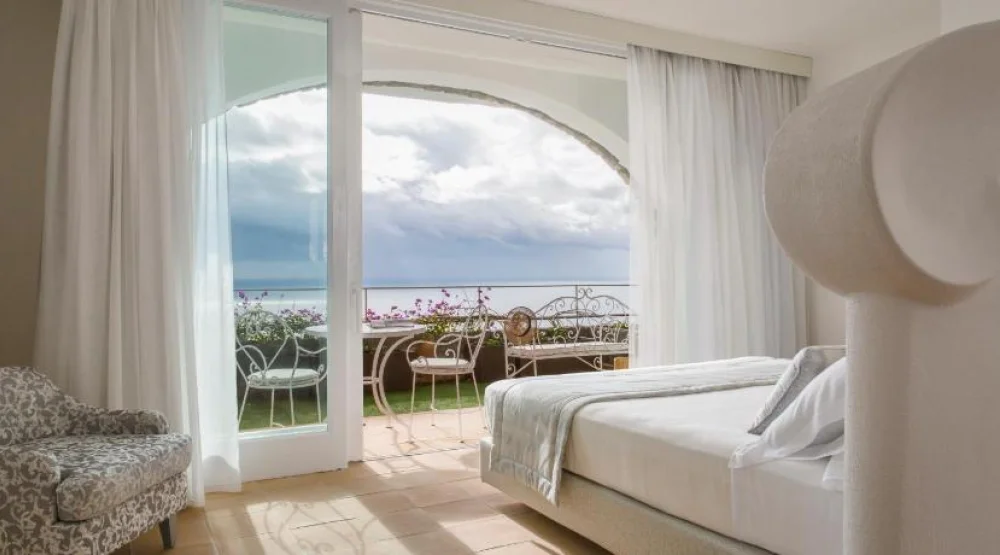 Premium Double Room with Terrace Sea View at Hotel Piccolo Sant'Andrea
