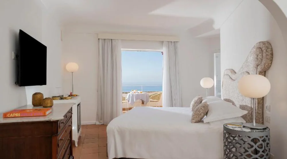 Junior Suite Superior with Terrace Sea View at Hotel Piccolo Sant'Andrea