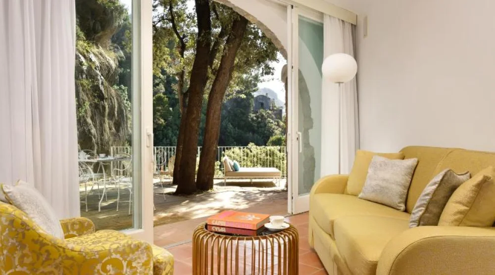 Junior Suite Deluxe with Terrace Sea View at Hotel Piccolo Sant'Andrea