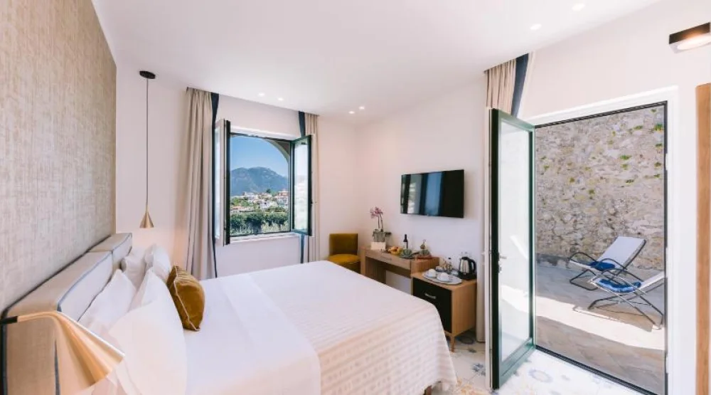 Deluxe Double Room with Terrace and Partial Sea View - Depandance at Palazzo Pascal