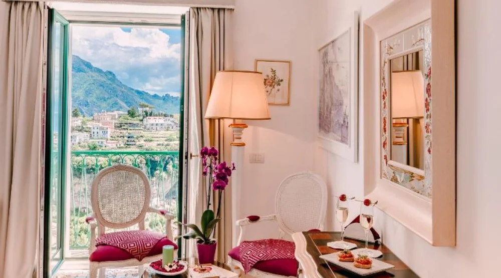 Grand Deluxe Suite with Sea View at Palazzo Pascal