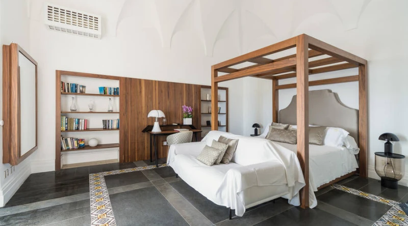 Deluxe Double with Balcony and Sea View at Villa Magia