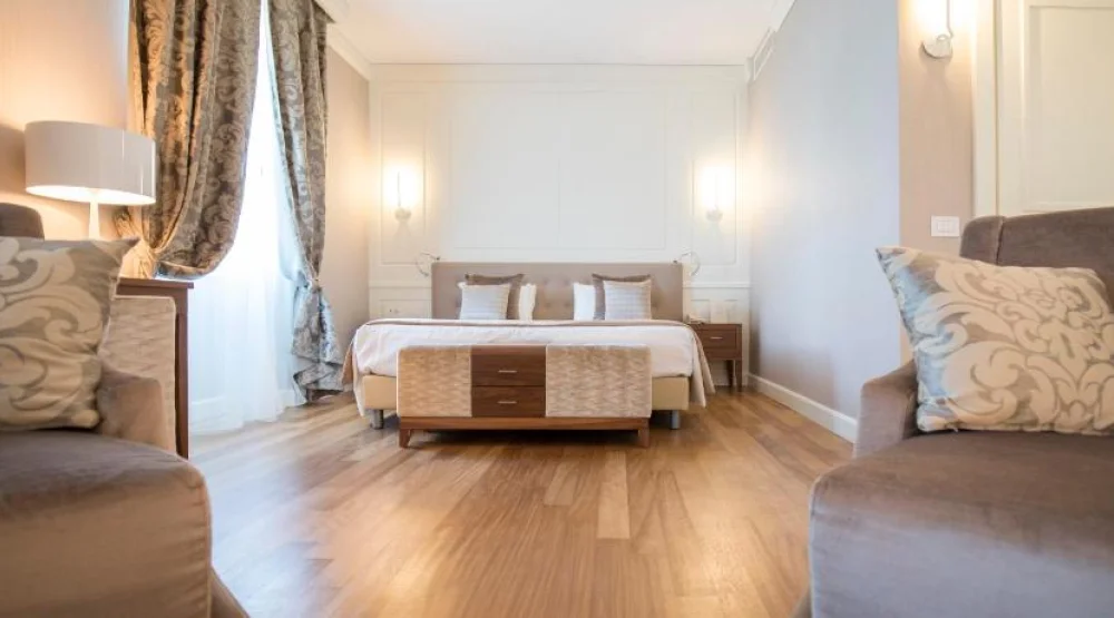Junior Suite with Balcony and Lake View at Grand Hotel Terme Sirmione