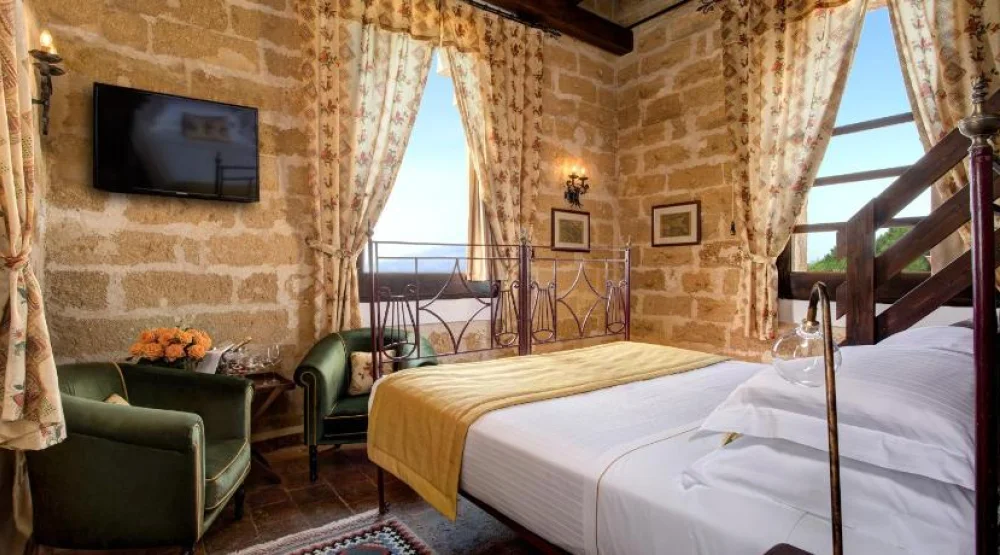 Historic Tower Suite at Baglio Oneto Dei Principi Di San Lorenzo