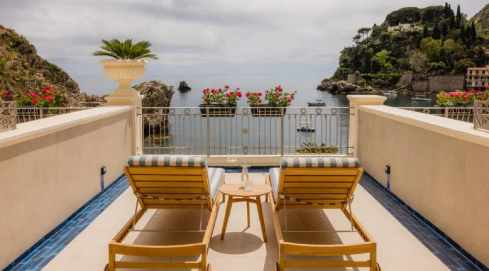 Deluxe Sea View at Mazzaro Sea Palace