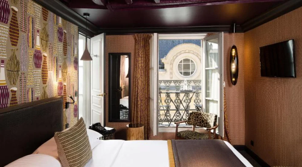 Classic Room at Les Dames Du Pantheon