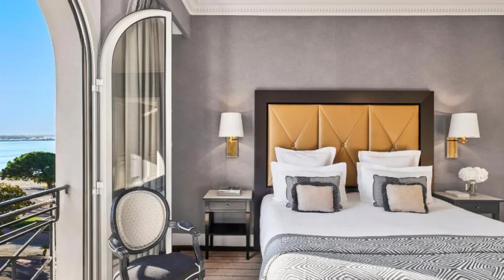 Deluxe Room with Partial Sea View at Hotel Barriere Le Majestic Cannes
