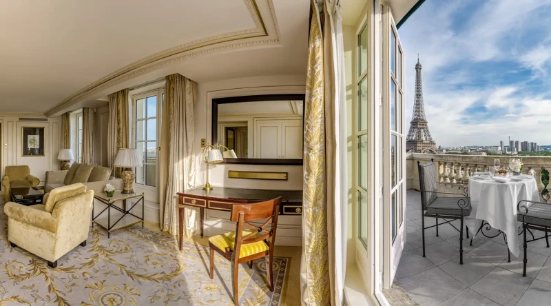 La Suite Gustave Eiffel One King at Shangri-La Paris