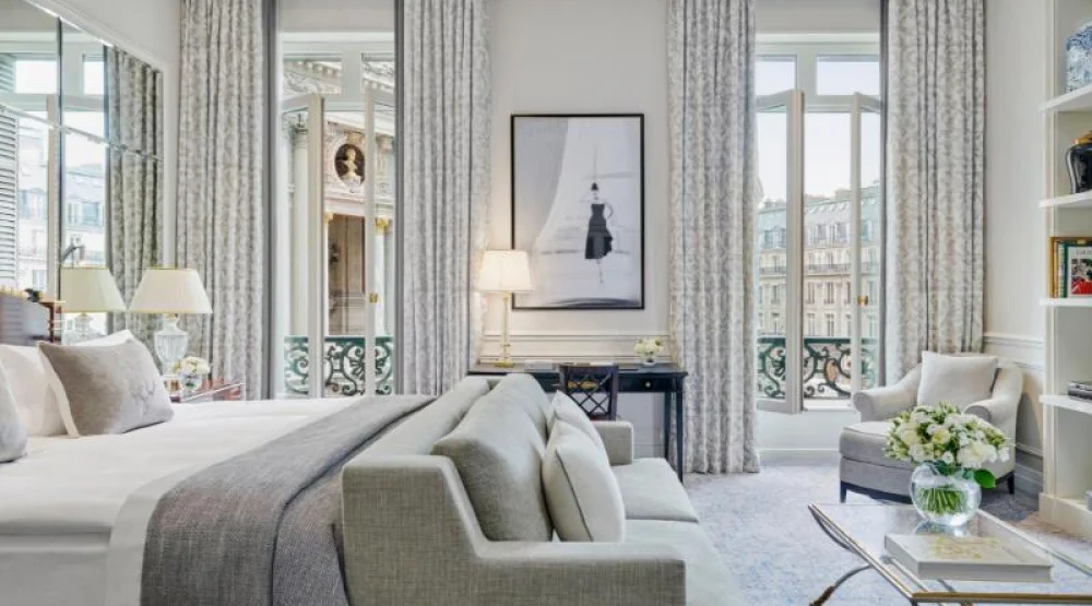 One King Bed Junior Suite Opera View at InterContinental Paris Le Grand