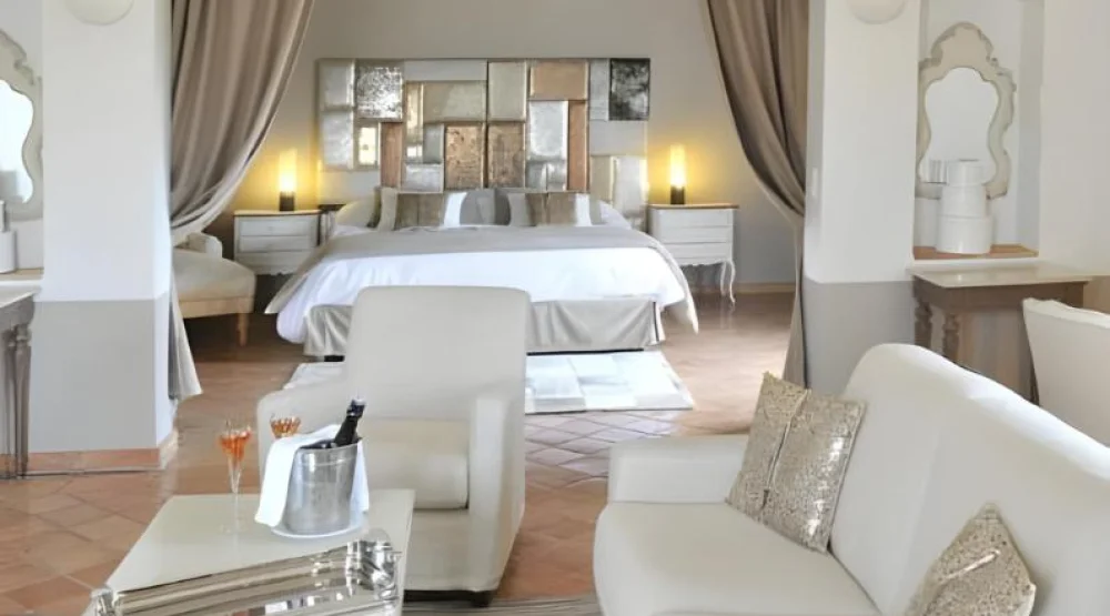 Deluxe Room at Chateau De Berne