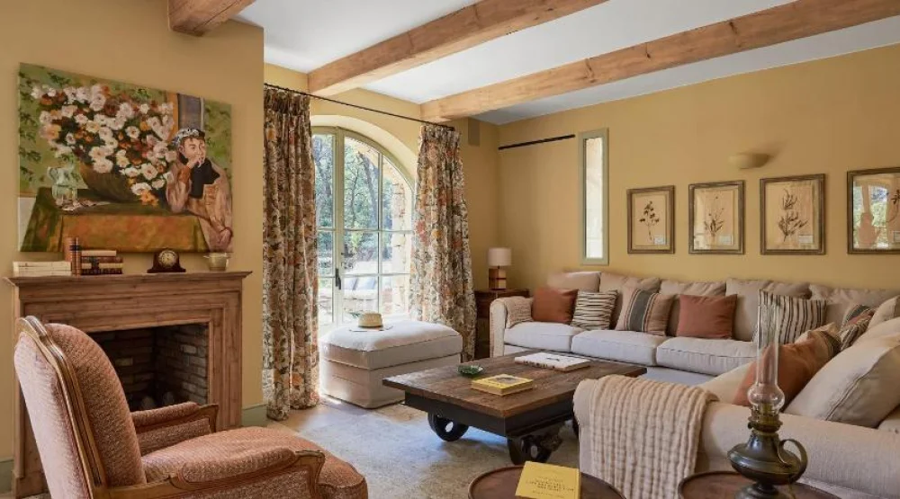 Five Bedroom Villa with Private Pool at Chateau De Berne