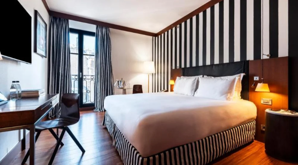 Deluxe at Grand Hotel Champs Elysees