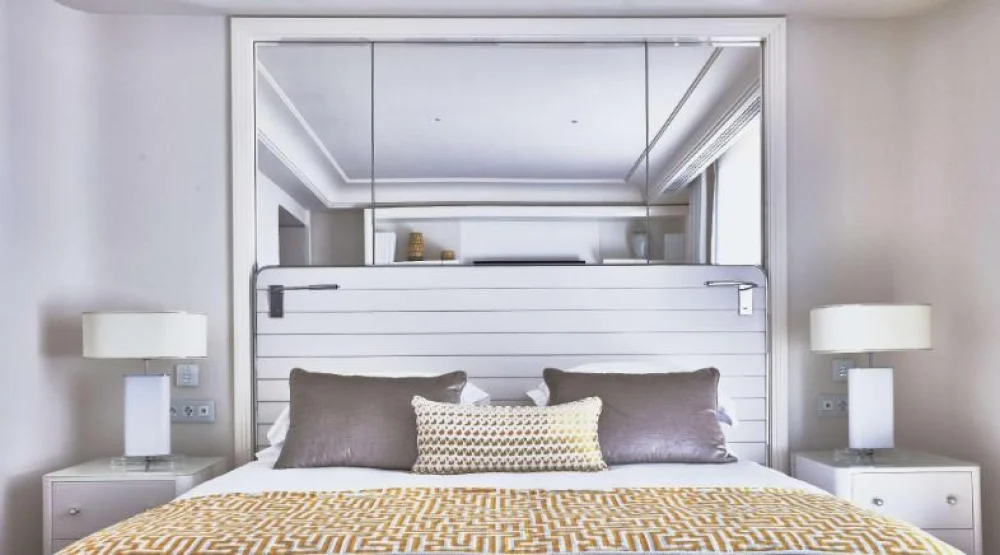 One King Bed at Hotel Martinez Cannes