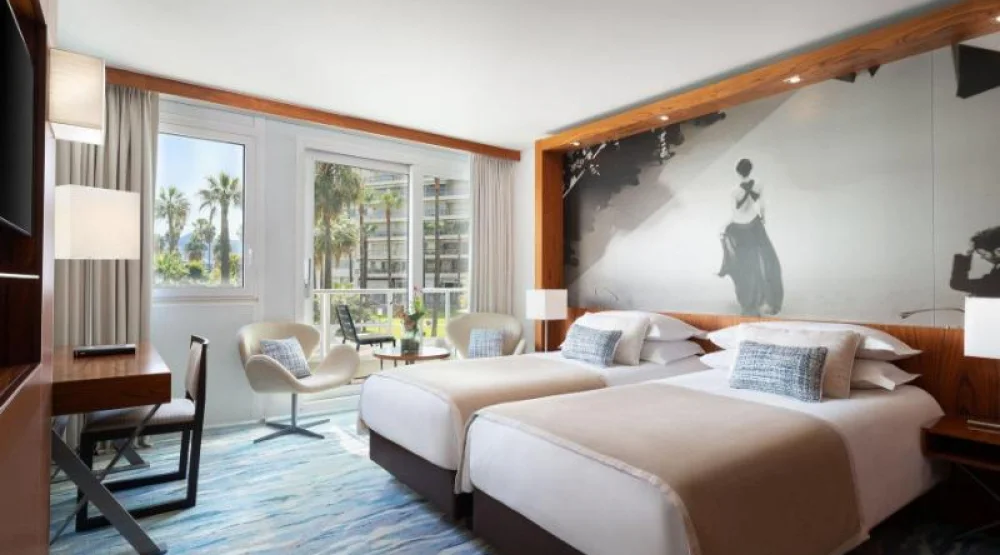 Deluxe Guest Room, Two Twin, Garden View at JW Marriott Cannes