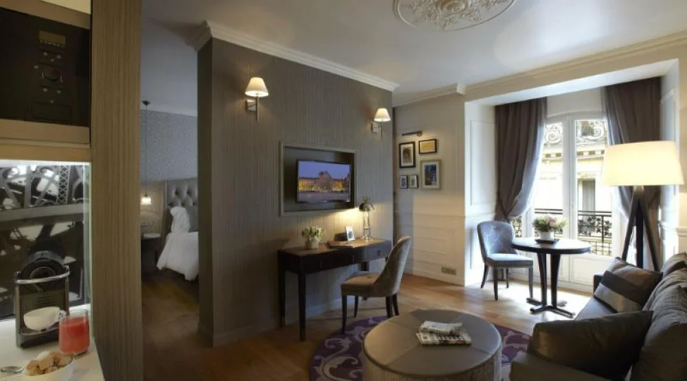 Junior Suite at La Clef Louvre Paris