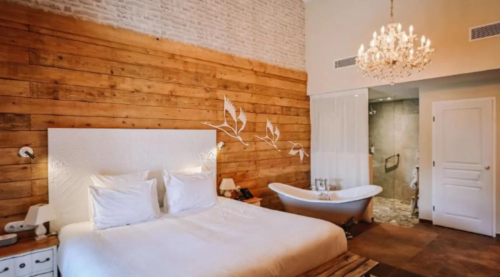 King Hameau Room at Le Hameau Des Pesquiers Ecolodge & Spa