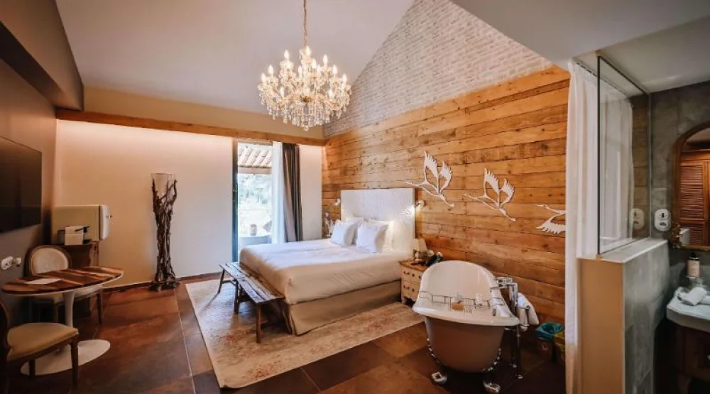 King Hameau Room with Terrace at Le Hameau Des Pesquiers Ecolodge & Spa