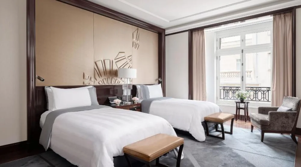 Deluxe Twin Room at The Peninsula Paris