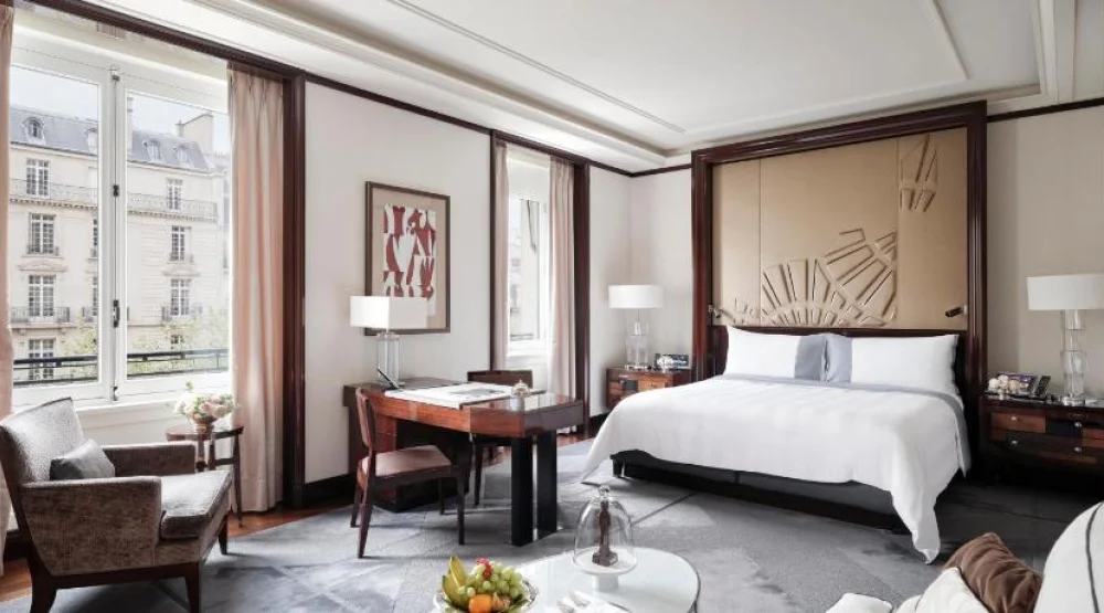 Junior Suite at The Peninsula Paris