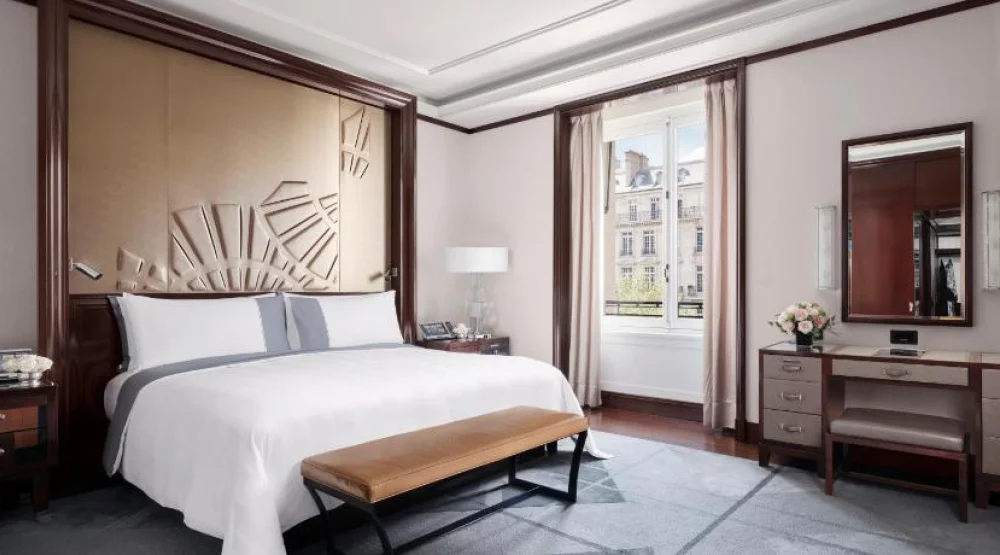 Deluxe Suite at The Peninsula Paris