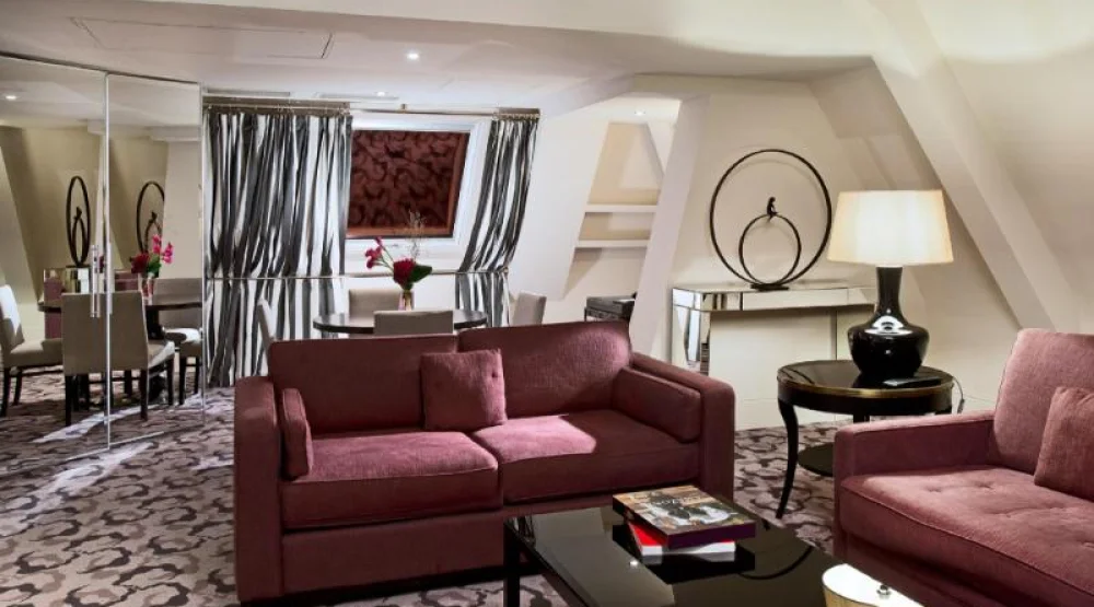 Palace Five Star-king Terrasse Castle View Suite at Waldorf Astoria Versailles Trianon Palace