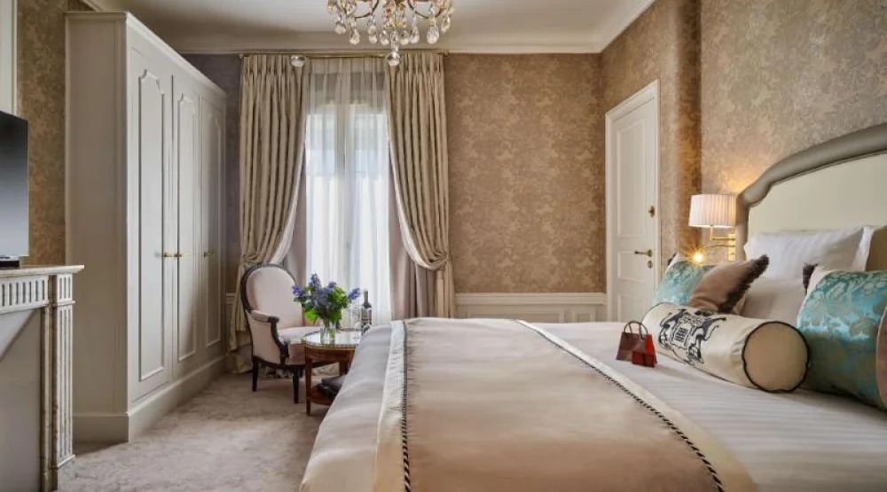 Executive Room - Rue De La Paix View at Hotel Westminster Paris