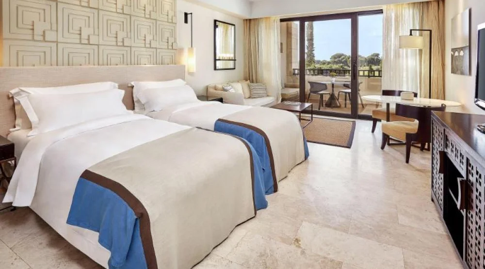 Deluxe Guest Room, Two Twin, Partial Sea View, Balcony at The Romanos, a Luxury Collection Resort
