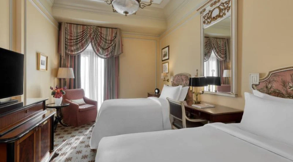 Deluxe Acropolis, Guest Room, Two Twin, Acropolis View, City View, Balcony at Hotel Grande Bretagne, a Luxury Collection Hotel