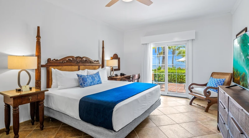 Premier Beachfront One Bedroom Suite at Harbour Village Beach Club