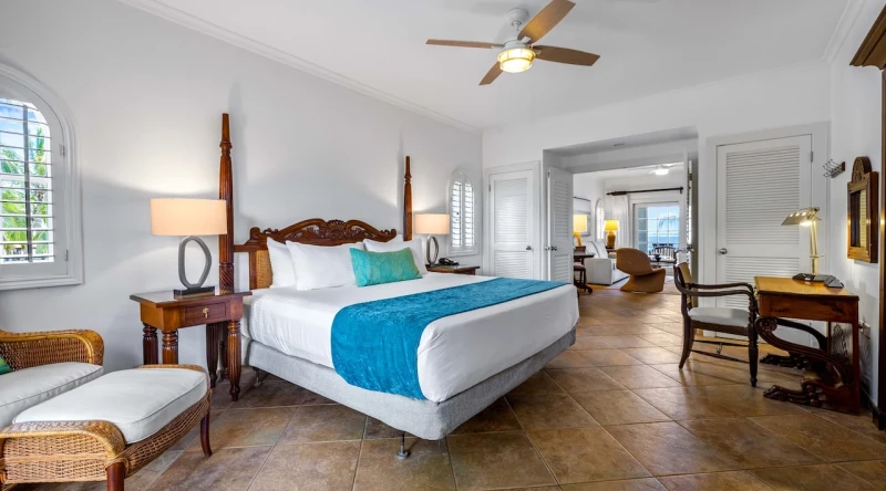 Beachfront One Bedroom Suite at Harbour Village Beach Club