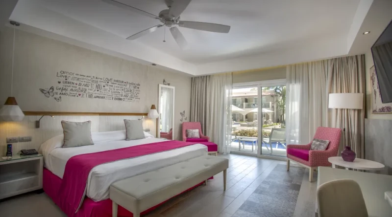 Romance Deluxe Swim Up Room at Catalonia Royal La Romana