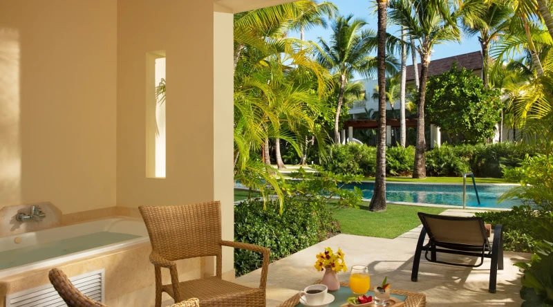 Preferred Club Deluxe Swim Up at Dreams Royal Beach Punta Cana