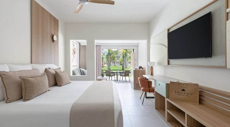 Preferred Club Junior Suite Pool Terrace at Dreams Royal Beach Punta Cana