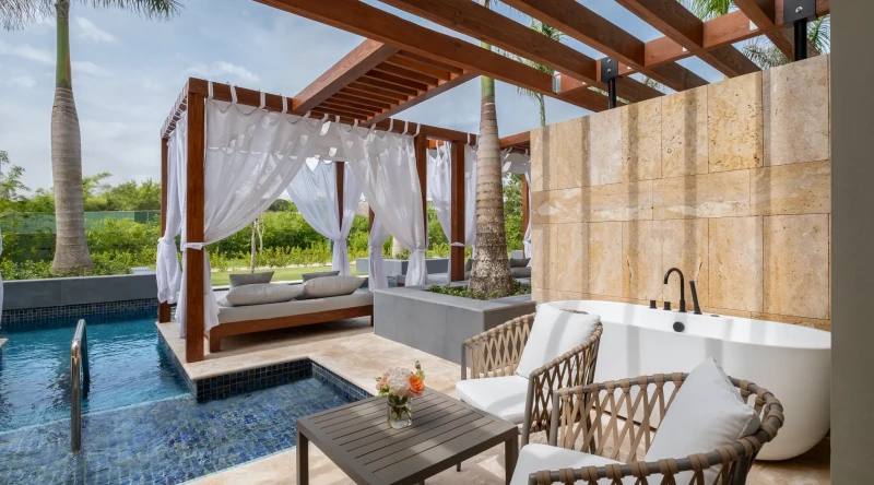 Preferred Club Junior Suite Swim Out at Dreams Royal Beach Punta Cana