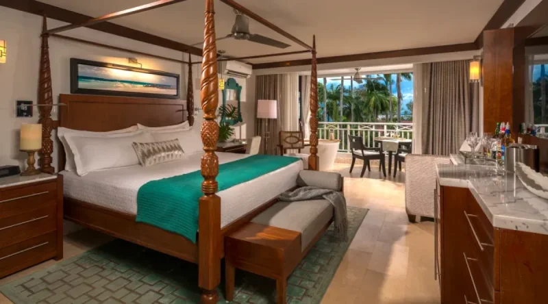 Crystal Lagoon Club Level Luxury Honeymoon Suite with Balcony Tranquility Soaking Tub at Sandals Barbados