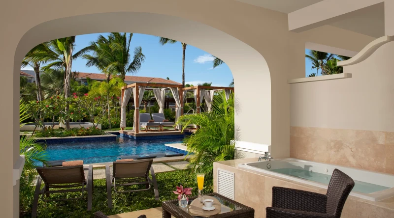 Preferred Club Junior Suite Swim Up at Secrets Royal Beach Punta Cana