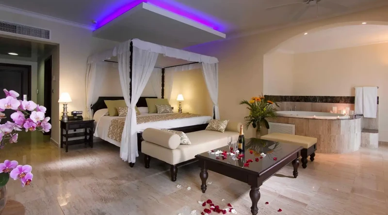 Romance Suite Poolside at TRS Turquesa Hotel