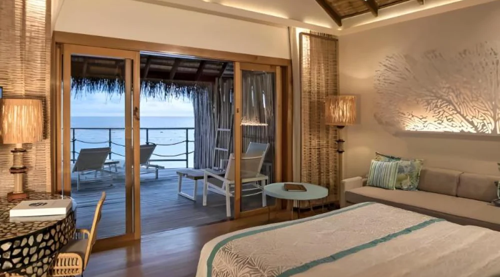 Water Villa at Constance Moofushi