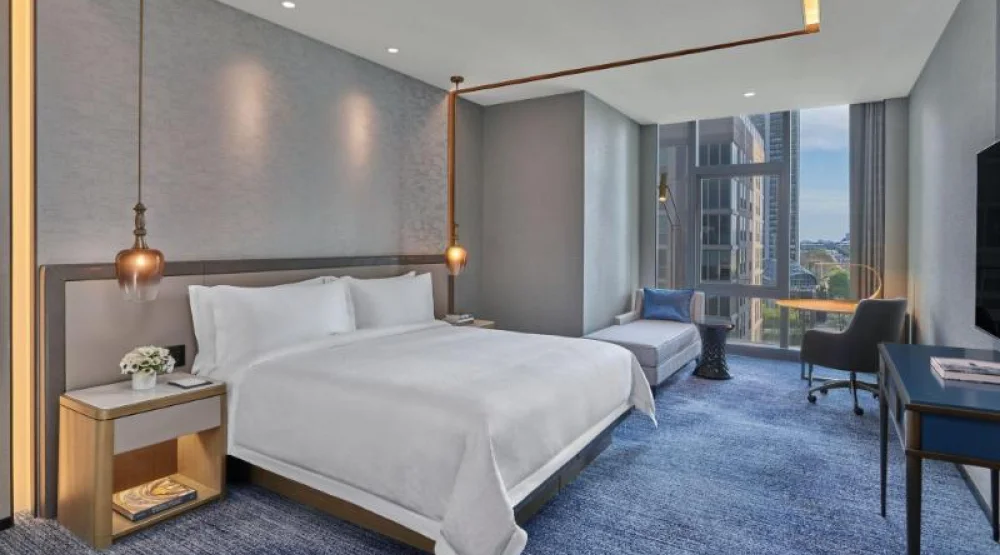 Superior, Park View, Guest Room, One King, City View at The St. Regis Chicago