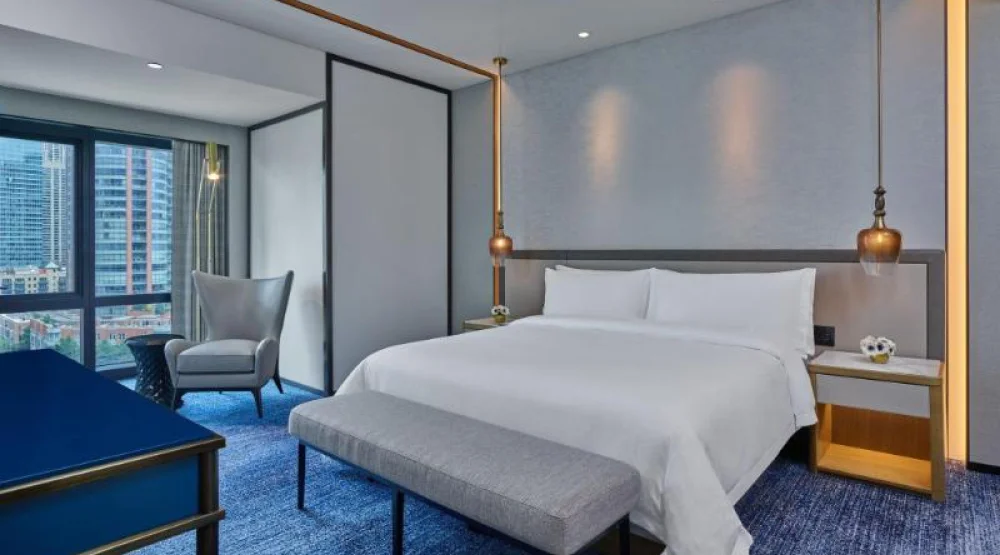 St. Regis Suite, One Bedroom Suite, One King, Sofa Bed, Water View at The St. Regis Chicago